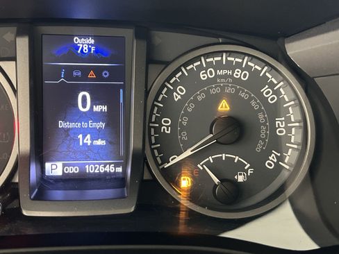 Used 2020 Toyota Tacoma TRD Off-Road AWD/4WD image 18
