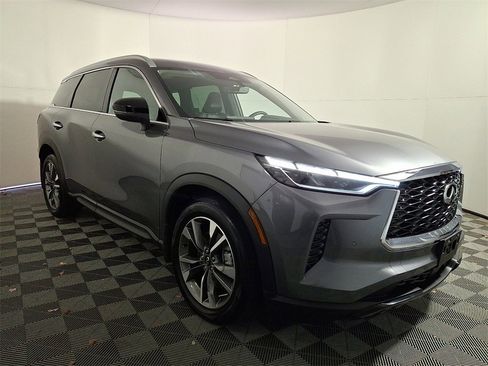 Certified 2025 INFINITI QX60 Luxe image 4