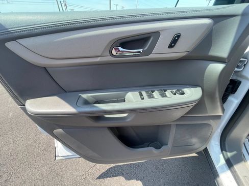 Used 2017 Chevrolet Traverse LS FWD image 22