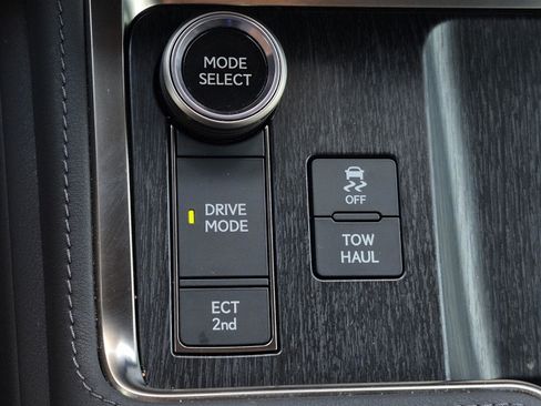 Used 2025 Lexus GX 550 w/ Accessory Package (2T) AWD/4WD image 38