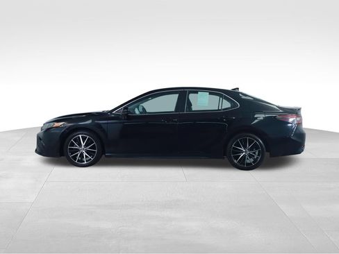 Used 2021 Toyota Camry SE FWD image 8