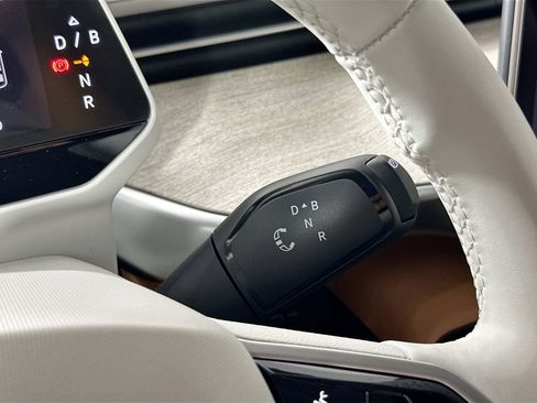 New 2025 Volkswagen ID. Buzz 1st Edition image 17