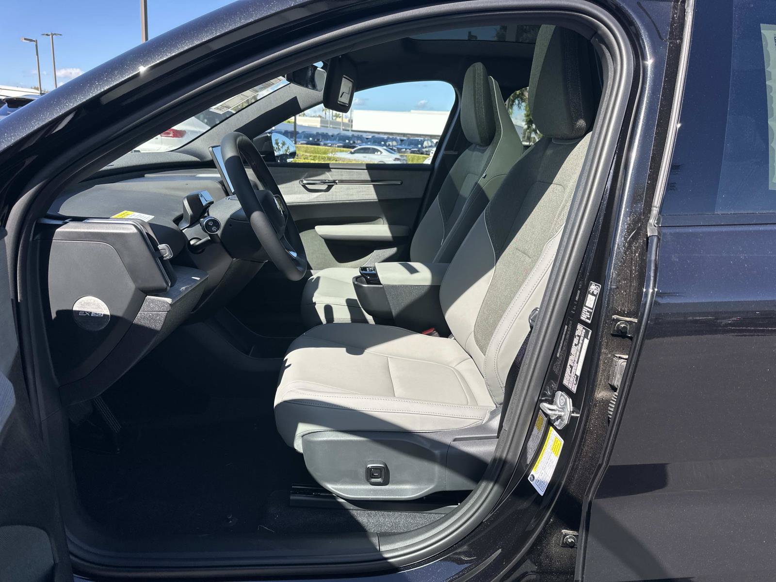 New 2026 Volvo EX30 Plus AWD/4WD image 13