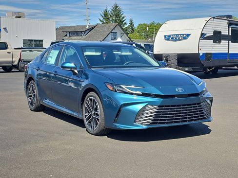 New 2026 Toyota Camry XLE FWD image 2