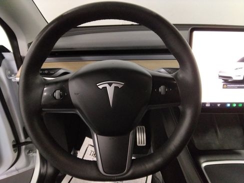Used 2022 Tesla Model Y Performance image 12