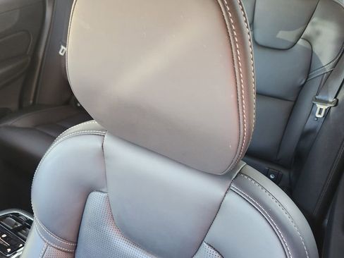 Used 2023 Volvo XC60 B5 Ultimate w/ Climate Package image 5