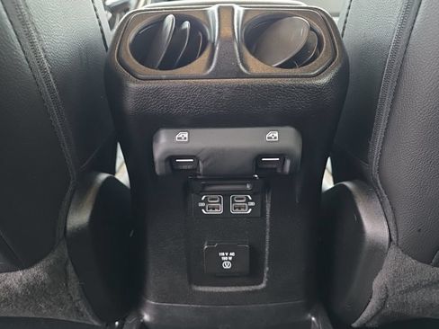 Used 2021 Jeep Wrangler Unlimited Sahara AWD/4WD image 15