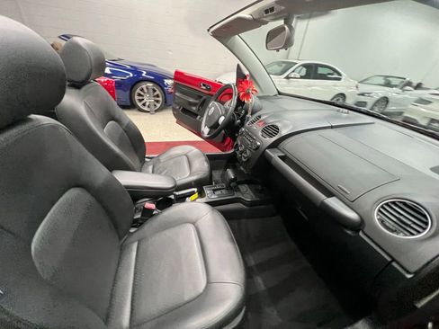 Used 2009 Volkswagen Beetle S image 33