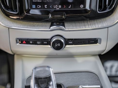 Certified 2022 Volvo XC60 B6 Inscription w/ Advanced Package image 22