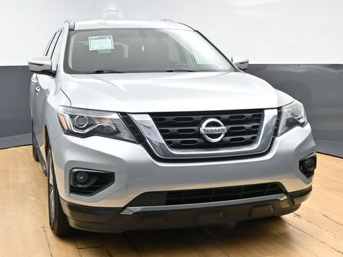 Used 2020 Nissan Pathfinder SV AWD/4WD image 4