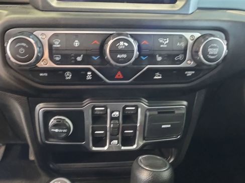 Used 2023 Jeep Wrangler Unlimited Sahara w/ Cold Weather Group AWD/4WD image 22