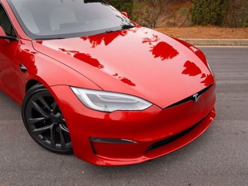 Used 2021 Tesla Model S Plaid image 13