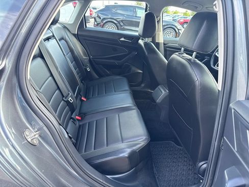 Used 2022 Volkswagen Jetta SE FWD image 25