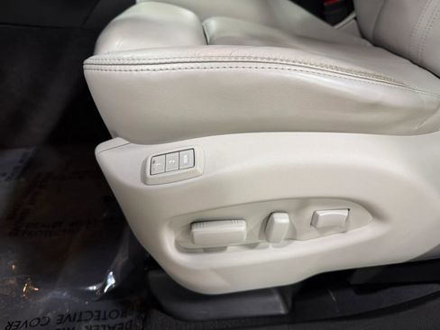 Used 2015 Cadillac SRX Luxury w/ Driver Awareness Package AWD/4WD image 18