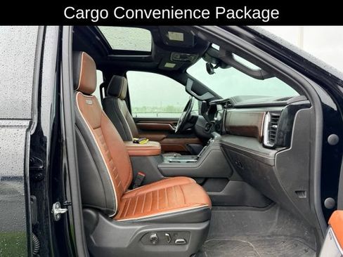 Used 2024 GMC Sierra 2500 Denali Ultimate w/ Max Trailering Package AWD/4WD image 9