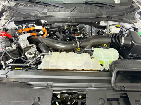 Used 2024 Ford F150 Lariat w/ Equipment Group 502A High AWD/4WD image 32