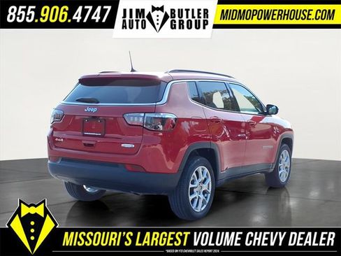 Used 2023 Jeep Compass Latitude image 18