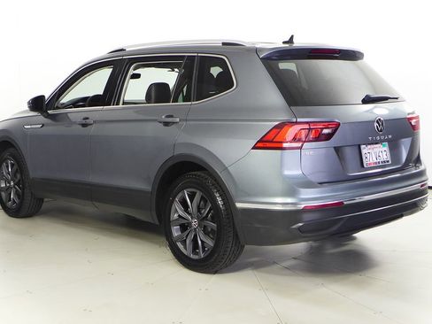 Used 2022 Volkswagen Tiguan SE image 9