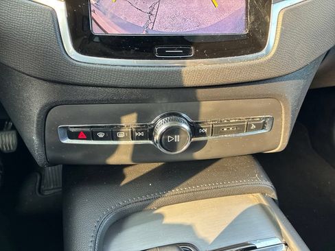 Used 2023 Volvo XC90 B5 Core w/ Protection Package Premier AWD/4WD image 29