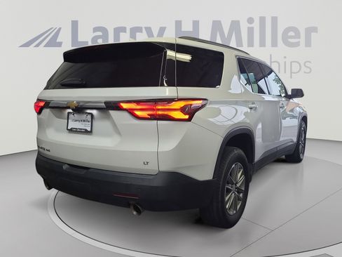 Used 2023 Chevrolet Traverse LT w/ Rear Camera Mirror Package AWD/4WD image 5