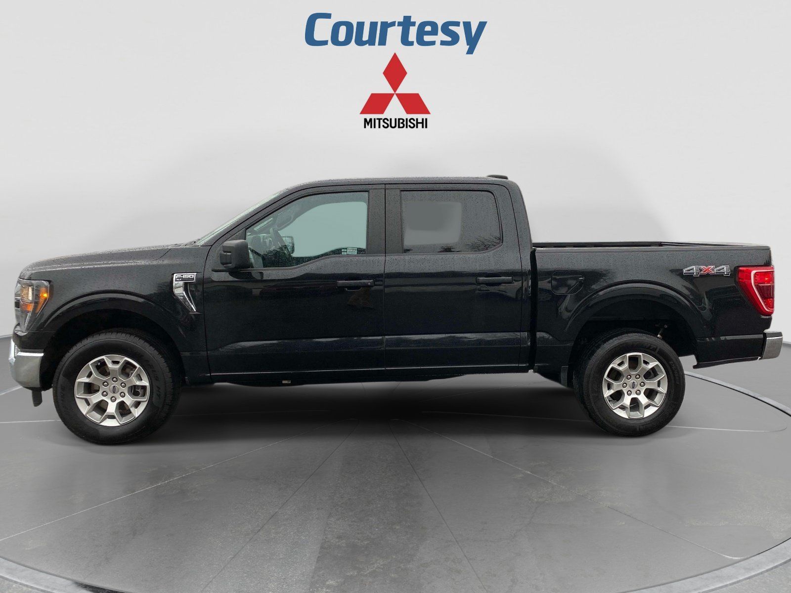 Used 2023 Ford F150 XLT AWD/4WD image 3
