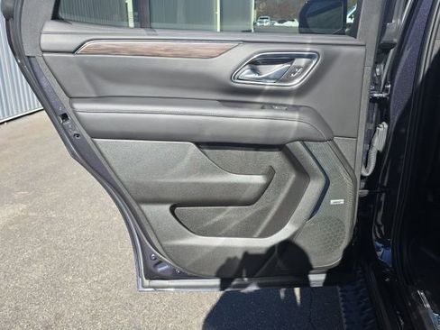 Used 2022 Chevrolet Tahoe Z71 w/ Luxury Package image 23