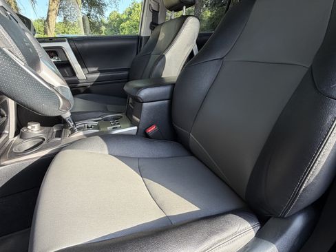 Used 2020 Toyota 4Runner SR5 Premium w/ Moonroof Package AWD/4WD image 17