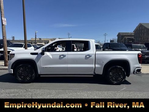 Used 2022 GMC Sierra 1500 Denali Ultimate AWD/4WD image 8