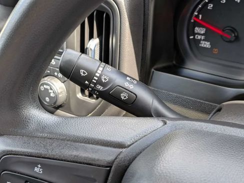 Used 2021 Chevrolet Silverado 1500 Custom AWD/4WD image 21