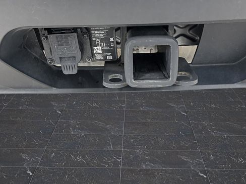 Used 2023 Volkswagen Atlas Cross Sport SEL image 34