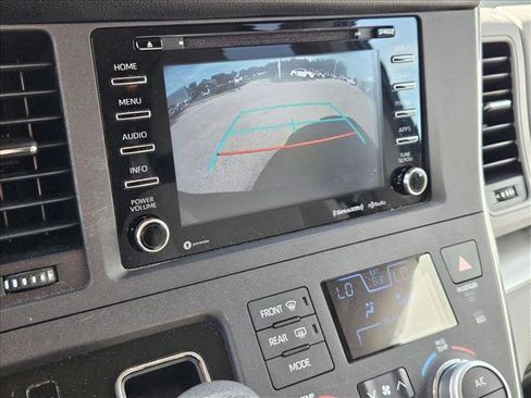 Used 2018 Toyota Sienna LE FWD image 8