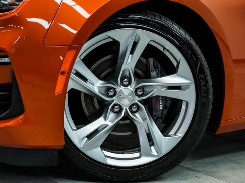Used 2022 Chevrolet Camaro SS RWD image 3