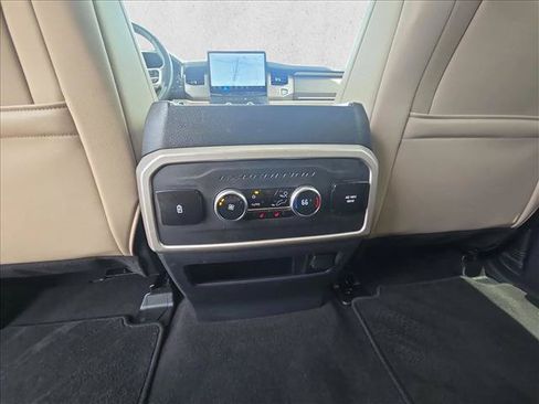 Used 2024 Ford Expedition Limited RWD image 18