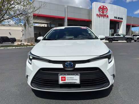 Certified 2025 Toyota Corolla LE w/ LE Premium Package AWD/4WD image 8