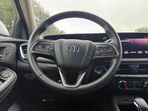Used 2025 Buick Encore GX Preferred AWD/4WD image 29