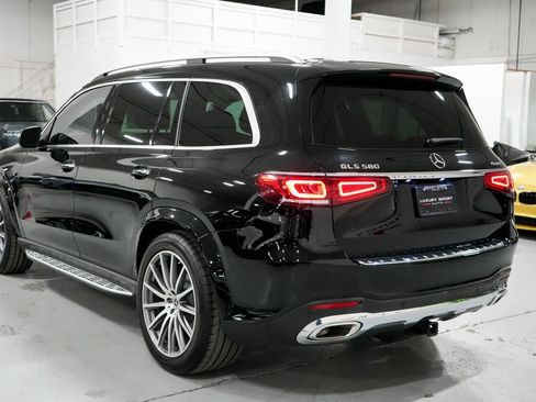 Used 2021 Mercedes-Benz GLS 580 4MATIC image 3