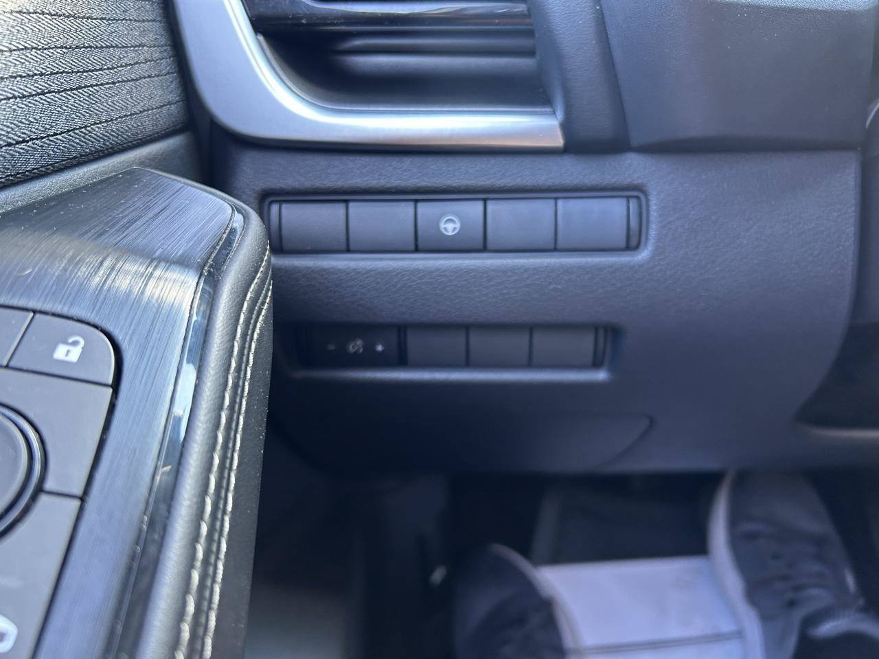 Used 2022 Nissan Rogue SV AWD/4WD image 26