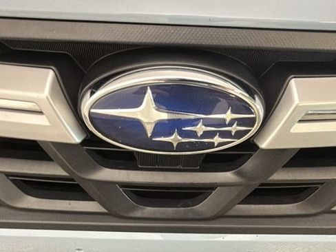 Used 2022 Subaru Crosstrek 2.5i Limited w/ Moonroof Package 2 AWD/4WD image 8