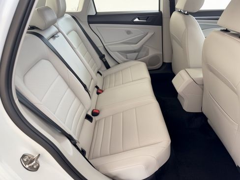 Used 2024 Volkswagen Jetta SE w/ Panoramic Sunroof Package FWD image 29