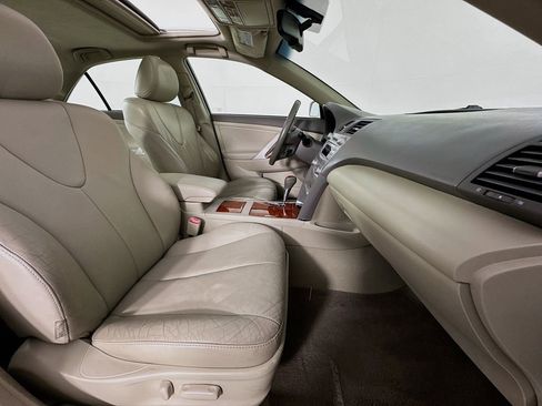 Used 2011 Toyota Camry XLE image 36