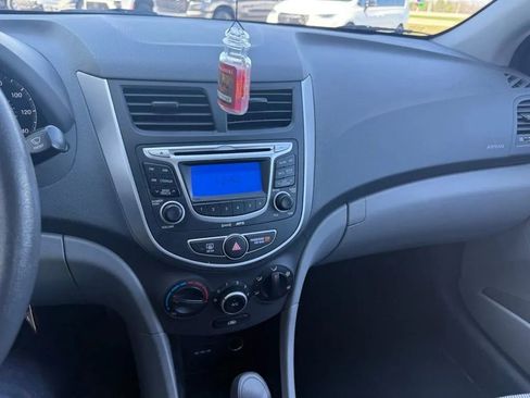 Used 2012 Hyundai Accent GLS image 15