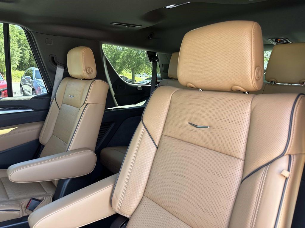 Certified 2025 Cadillac Escalade Premium Luxury w/ Touring Package AWD/4WD image 13