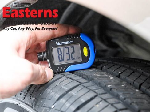 Used 2023 Toyota Venza Limited image 27