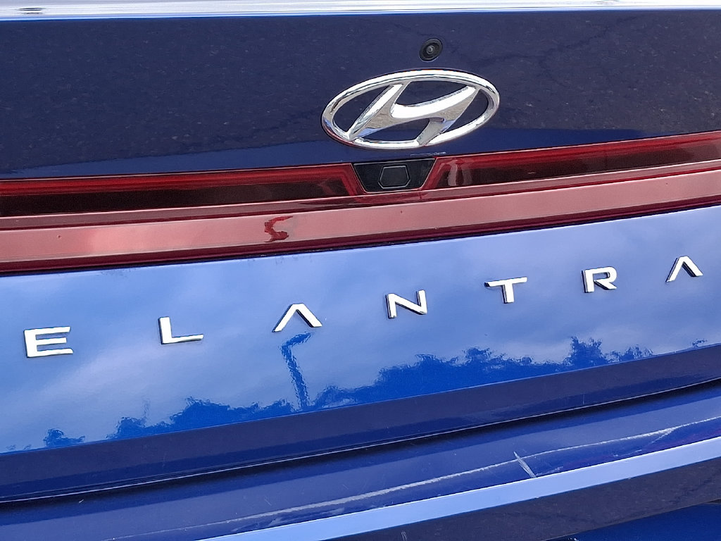 Used 2023 Hyundai Elantra SEL FWD image 30