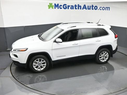 Used 2015 Jeep Cherokee Latitude w/ Cold Weather Group AWD/4WD image 18