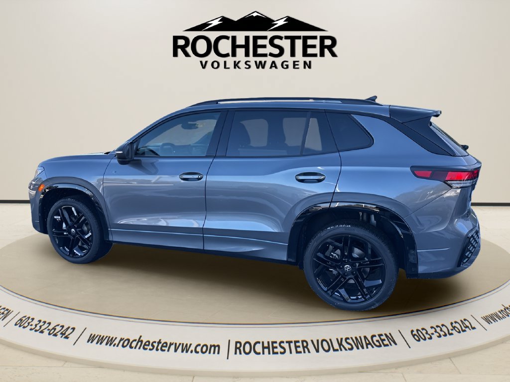 Used 2026 Volkswagen Tiguan SE R-Line AWD/4WD image 4