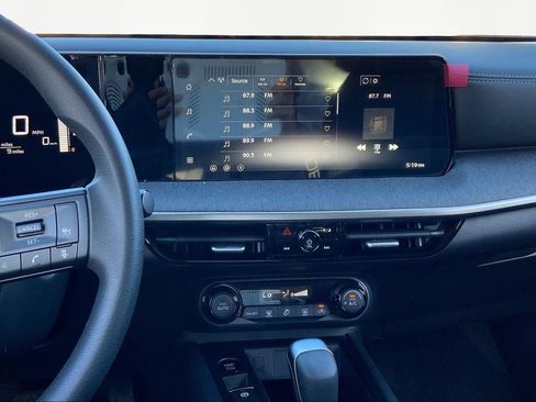 Used 2026 Nissan Kicks SV FWD image 9