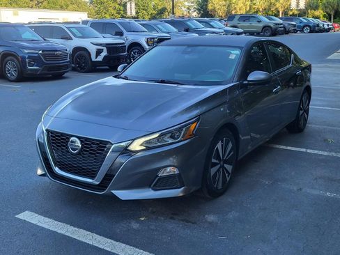 Used 2022 Nissan Altima 2.5 SV FWD image 6