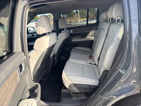 Used 2024 Hyundai Santa Fe Limited image 22