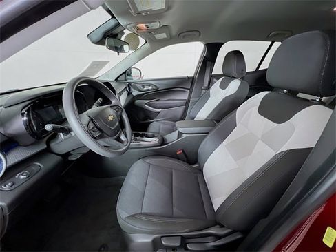 Used 2024 Chevrolet Trax LS image 10